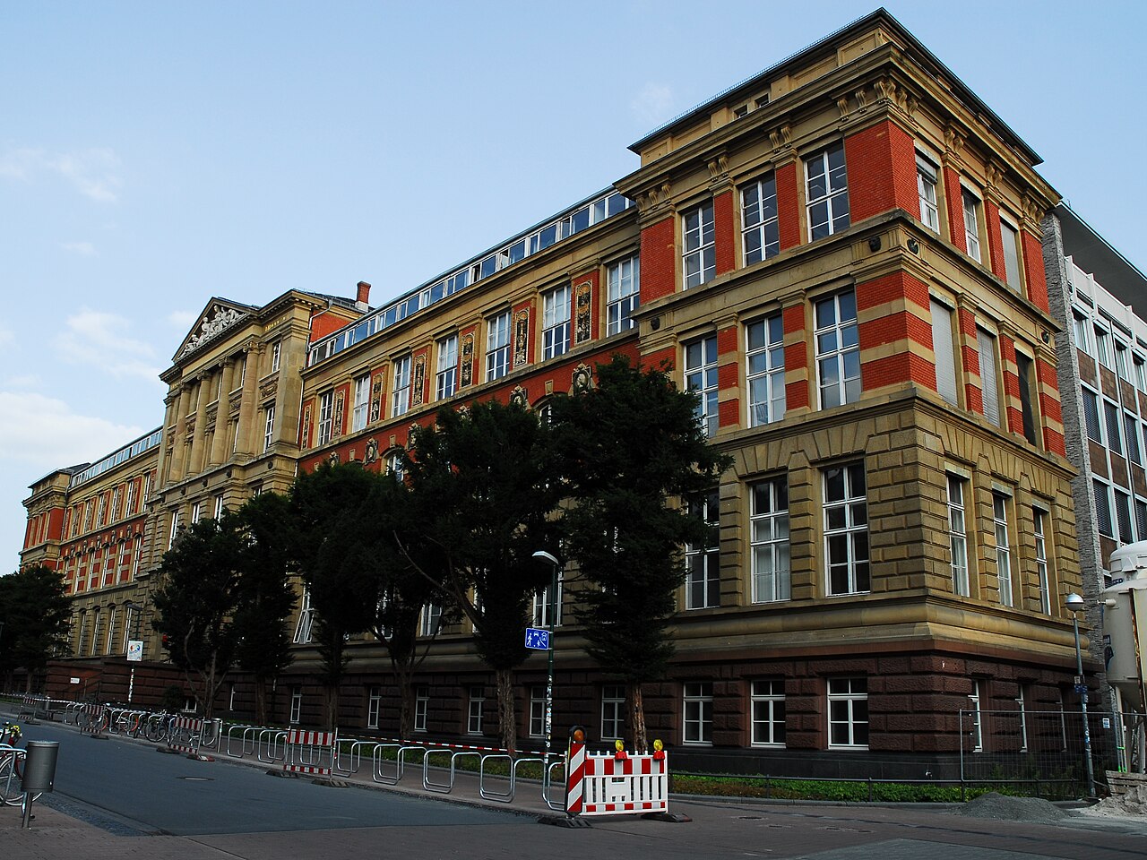 TU Darmstadt — Darmstadt Hochschulstraße 1 Altes Hauptgebäude der TH 001