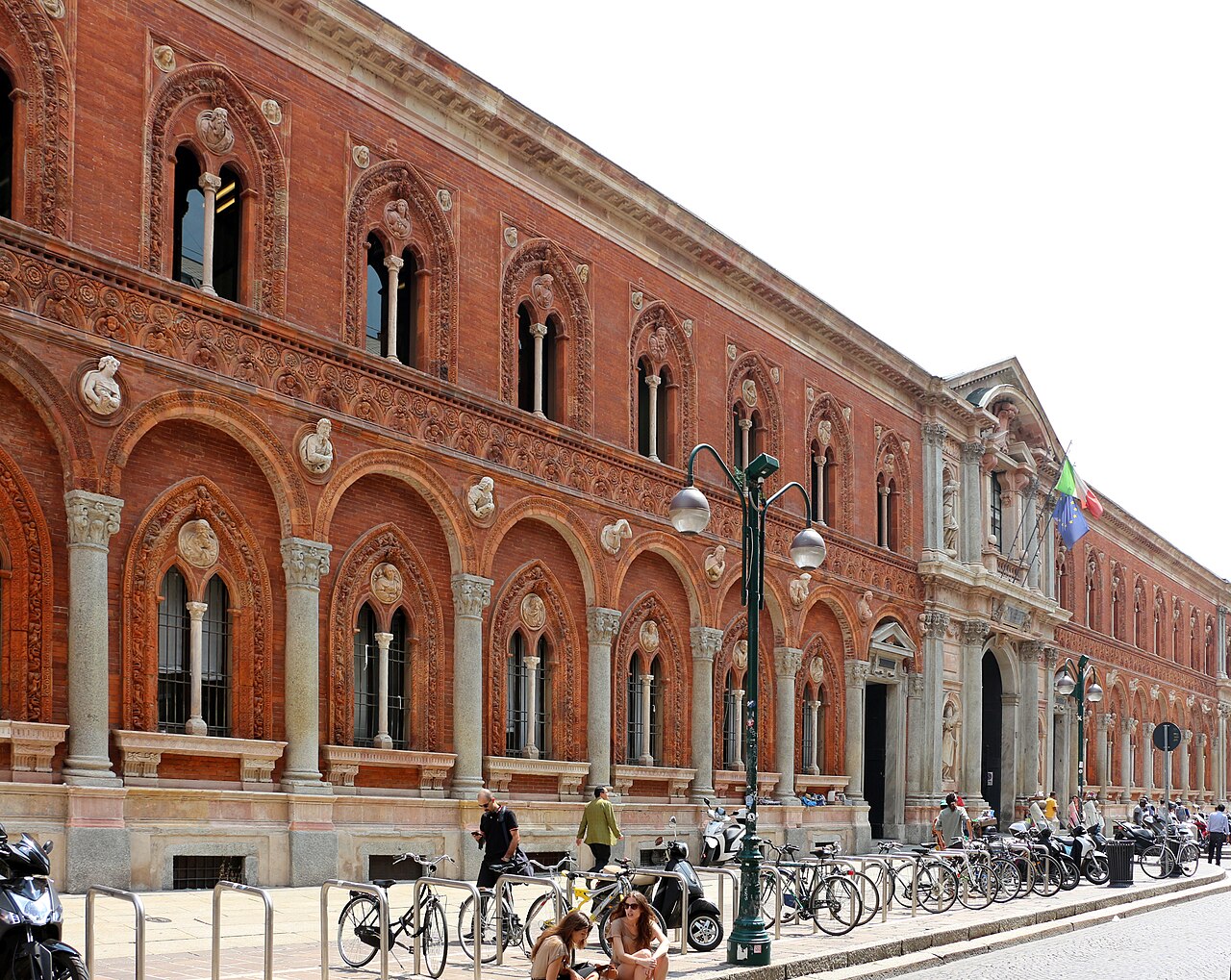 دانشگاه میلان (لا استاتاله) — Milano, ca' granda, 01